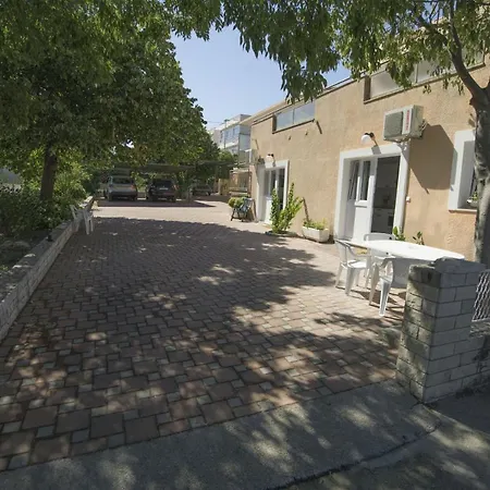 Διαμέρισμα With A Parking Space - 18251 *