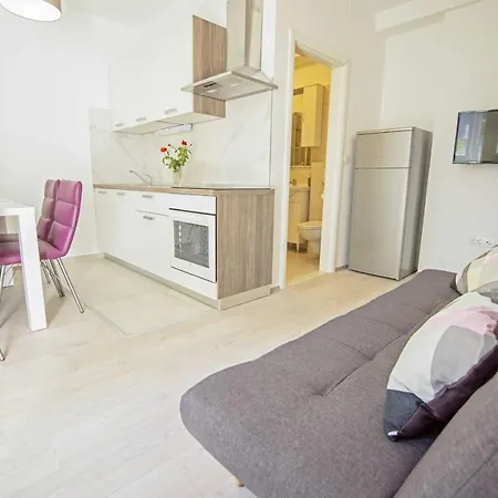 With A Parking Space - 18251 شقة سبليت